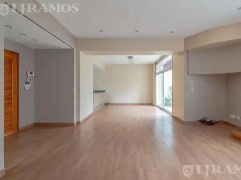 Depto Tipo Casa 4 ambientes con 3 baños