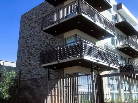 DEPARTAMENTO A LA VENTA FRENTE AL DALVIANDepartamento de categoría de dos dormitorios,...