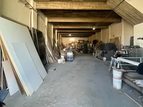 GALPON CON CASA Y TERRAZA EXCLUSIVA BARRIO LUDUEÑA