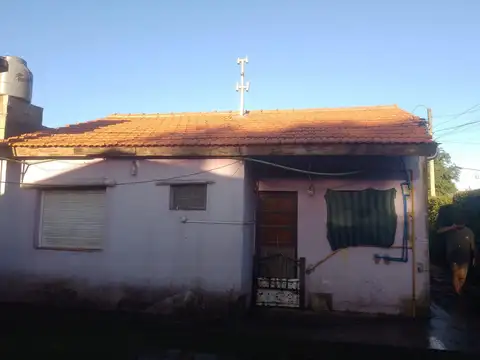 Casa en venta - 2 dormitorios 1 baño 1 cochera - 80mts2 - General Madariaga