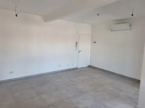 Depto Tipo Casa en Venta en Flores, USD 135.000