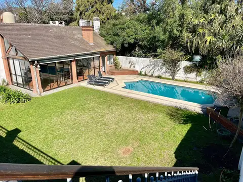 Casa 7 ambientes con 5 baños