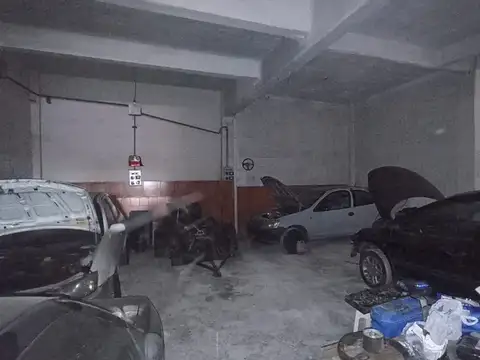 Galpon s/ H. Yrigoyen esquina Iturraste "R8" 216m2 apto todo destino