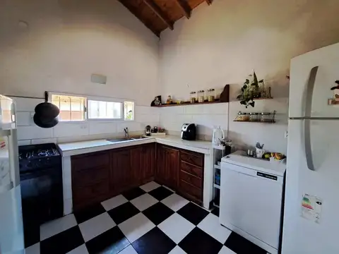 CASAS EN VENTA EN PASO DEL REY- AMPLIO PARQUE