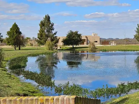 Ruta 4 km 4.2 - Las Calandrias