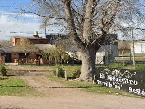 En venta local +  terreno libre