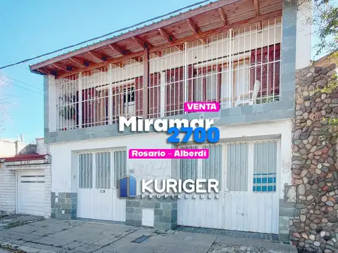 Galpón 129 m2 y casa 3 dormitorios a la venta.