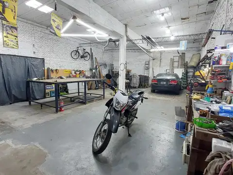 Casa 6 ambientes con 2 baños