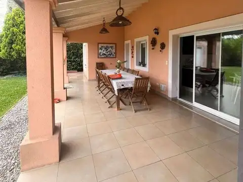 Casa en Venta en Gregorio De Laferrere, USD 495.000