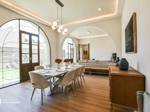 Casa 3 Dormitorios con patio y pileta - Pje Monroe 2900 - Lourdes Rosario | Venta