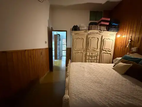 Casa 6 ambientes con 1 baño
