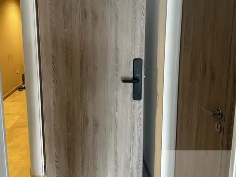 Alquiler Monoambiente temporario con Balcón en Monserrat. Zona UADE