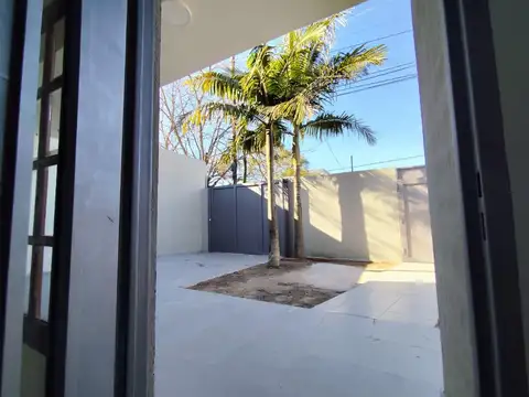 Casa 5 ambientes con 4 baños