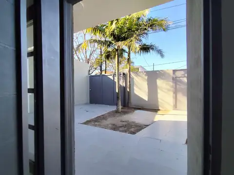 Casa en Venta con 4 cocheras