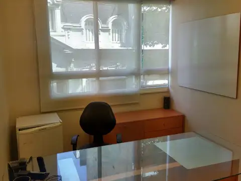 Vende  Oficinas + 1 Sala De Reuniones En Balvanera