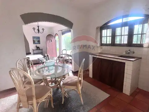 Casa en Venta con 2 cocheras