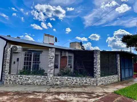 CF1338 - CASA EN ESQUINA EN VENTA - 2 DORMITORIOS - ITAEMBÉ MINI, BARRIO AIRES DEL PINAR