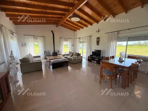 Casa en Alquiler con 1 cochera