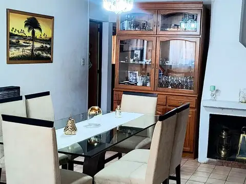 Casa 7 ambientes con 1 baño