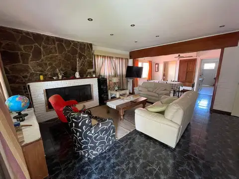 Casa en Alquiler en Playa Mansa, USD 5.300