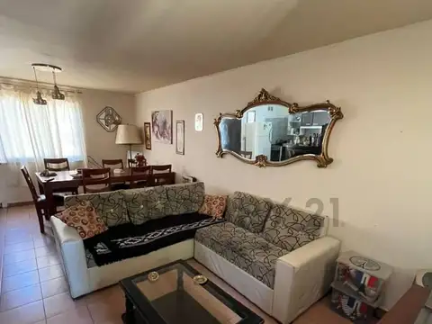 Cadetes Chilenos 1000, Piso 0