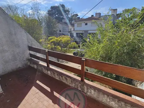 Dúplex en venta de 2 dormitorios c/ cochera en Zona Sur