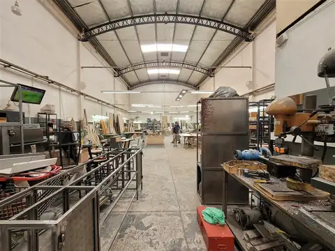 Galpon en Venta 28  mts Fondo