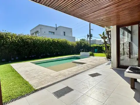 Casa en Venta en Countries y Barrios Cerrados en la Plata, USD 365.000