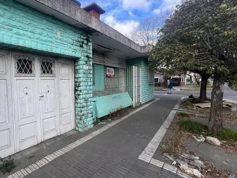 Casa 5 ambientes con 1 baño