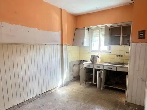 Casa 5 ambientes con 1 baño