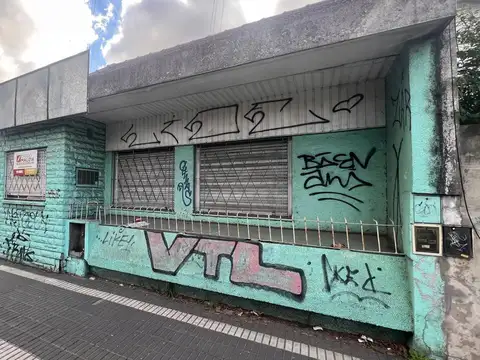 Av. Cerrito 1602  Temperley Este