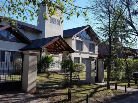 Excelente Casa en el Barrio Cerrado El Cortijo