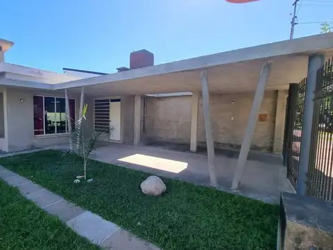 VENTA - CASA CON EXELENTE UBICACION EN SANTO TOME