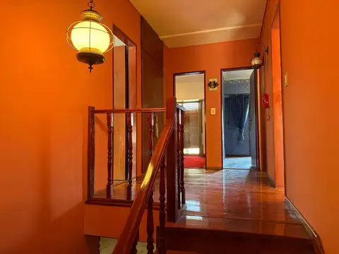 CASA EN VENTA LOMAS DE ZAMORA 5 AMBIENTES