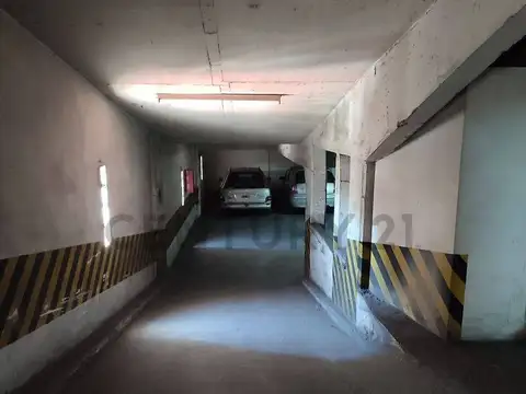 Century 21 vende: Cochera en B° Centro, Bolivar al 300