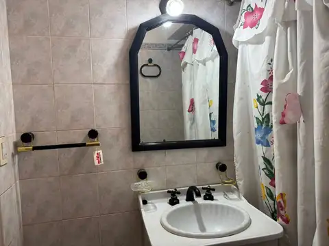 VENTA CASA 3 AMBIENTES, GARAGE + PATIO.