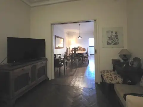 Casa 5 ambientes con 2 baños