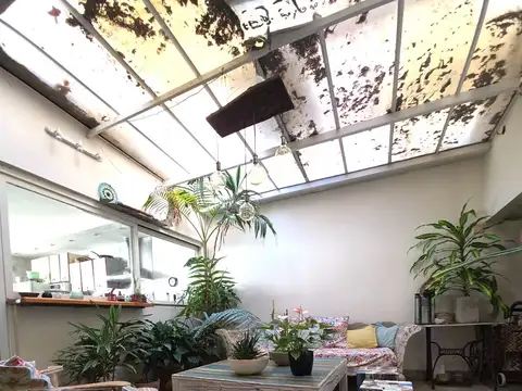 Venta casa en Villa Urquiza 5 ambientes Pileta y Play Room