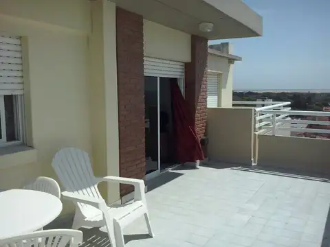 Hermoso Departamento 2 Ambientes con cochera Fte al Mar