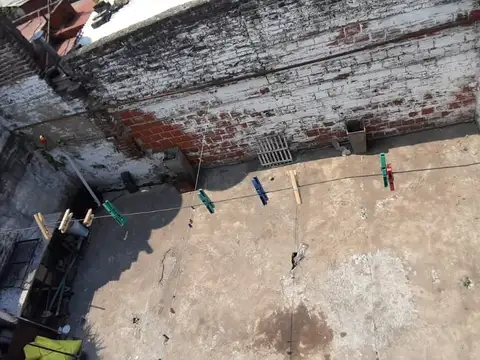 EXCELENTE PH, 3 AMBIENTES, PLANTA ALTA, CONTRAFRENTE, A 150 MTS DE AV. AMANCIO ALCORTA.