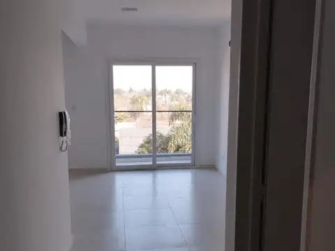 Alquiler de departamento 2 ambientes. Ituzaingo