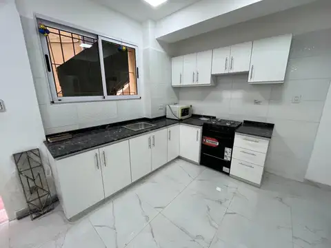Depto Tipo Casa en Venta en San Nicolás, USD 138.000