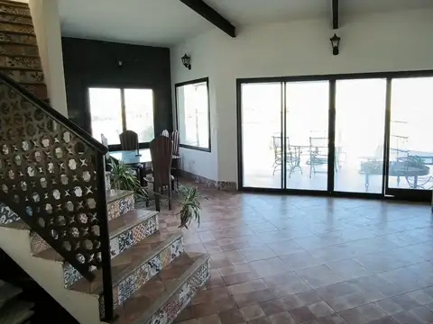 Casa en Alquiler en Loma Verde, USD 3.500