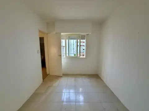 VENTA CASA DE 2 DORMITORIOS CON PATIO EN ZONA SUR