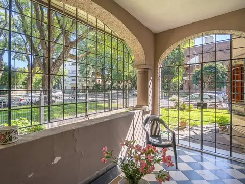 Venta Casa de Estilo en Av. Melián Belgrano R