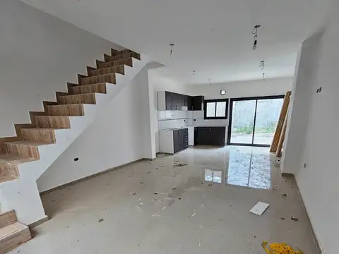 Depto Tipo Casa en Venta en Santos Lugares, USD 185.000