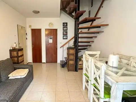 Depto Tipo Casa en Venta 26 años