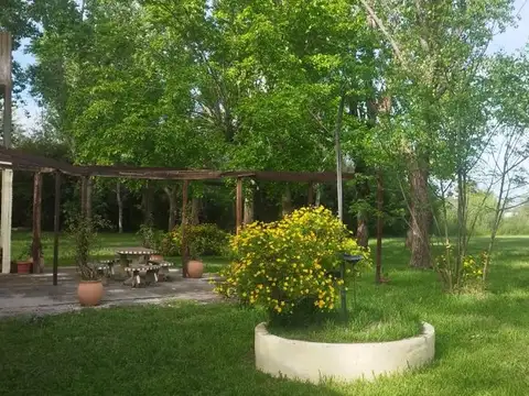 VENTA – CASA DE CAMPO EN CAÑUELAS CON PILETA