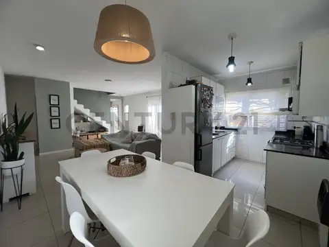 Venta de casa en Tigre, Rincon de Milberg de 4 AMBIENTES con PILETA, APTO CREDITO