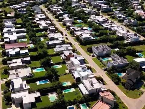 Terreno en Venta en San Sebastian, USD 240.000